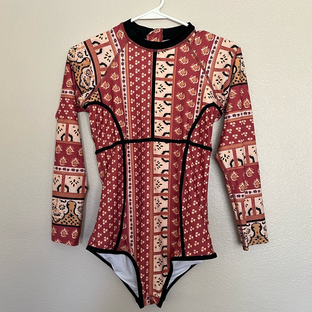RIP CURL Saffron Skies one piece surf suit in paisley rust size 12 - Picture 3 of 13